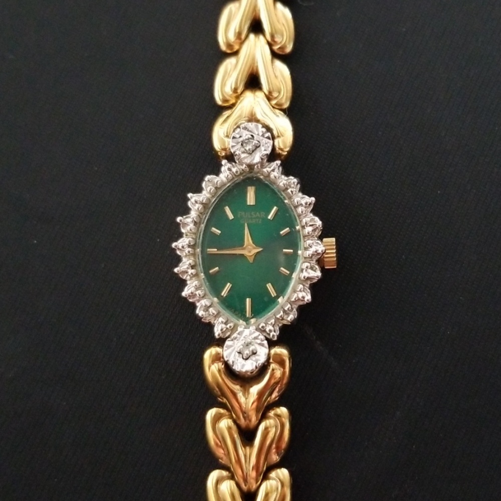 Vintage Pulsar Emerald Green Crystal Dress Watch